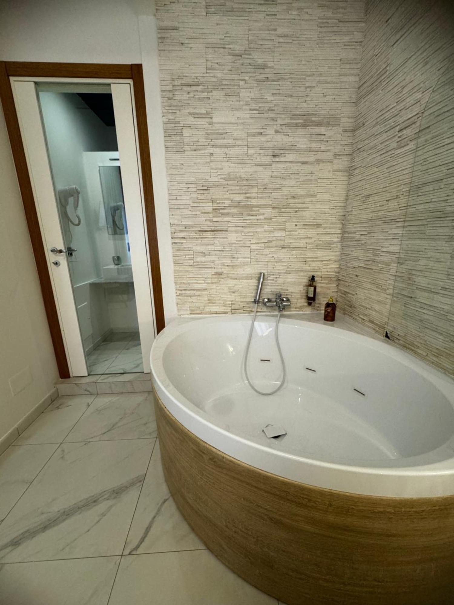 Cagliari Love Suite Εξωτερικό φωτογραφία